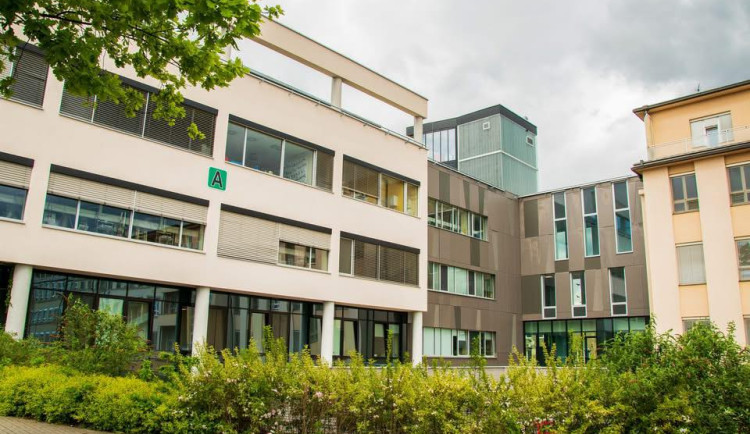 Karlovarská nemocnice otevřela centrum s rozšířenou péčí o lidi s rakovinou krve